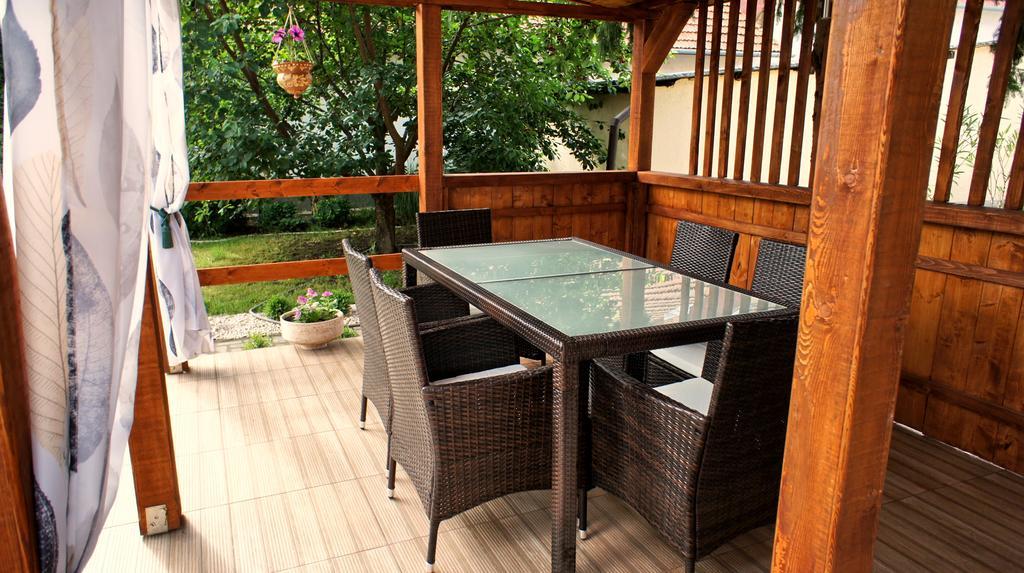 귤러 Hajnal Apartman 빌라 외부 사진